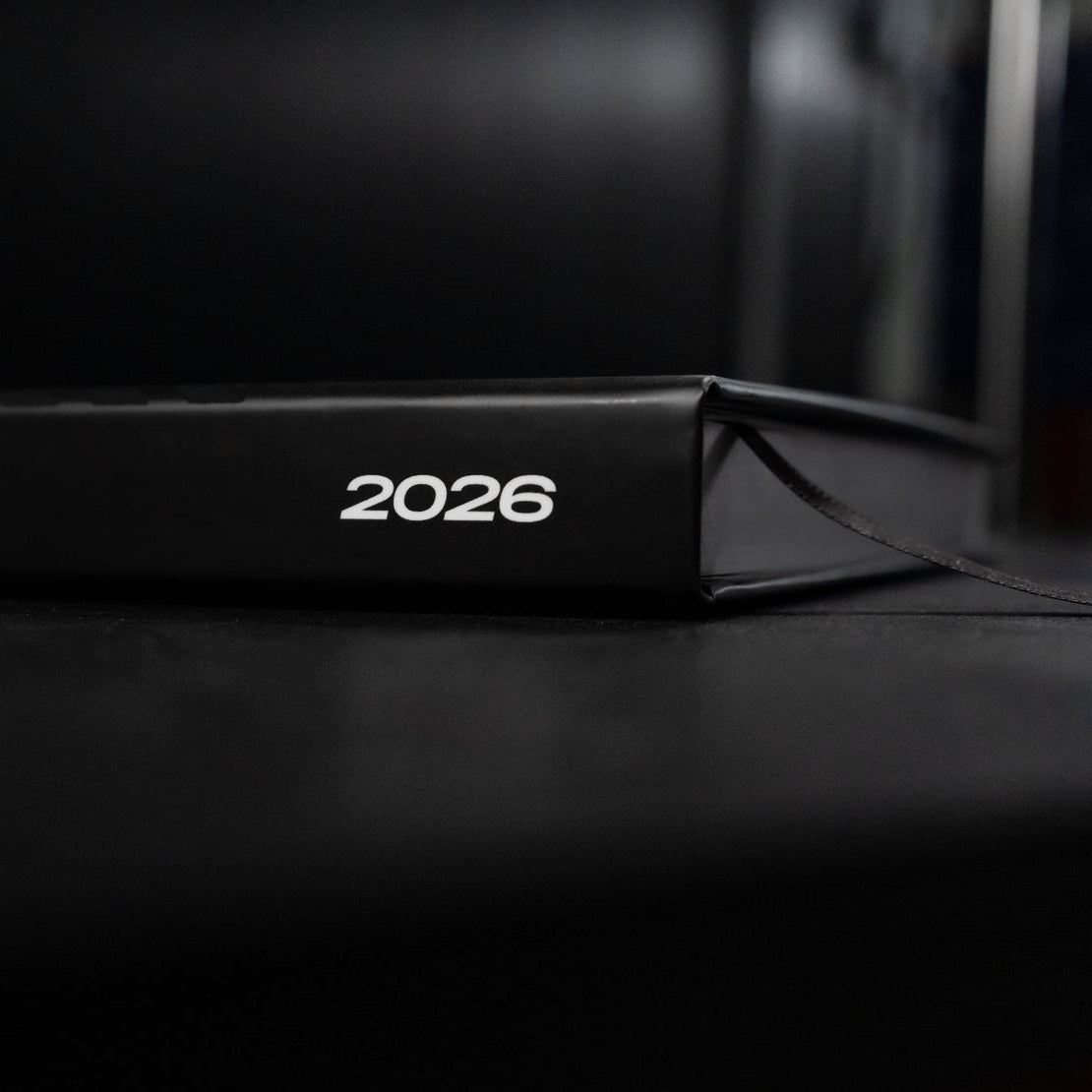 Kalendarz ULTRACOAT PRO 2026 – zbliżenie grzbietu