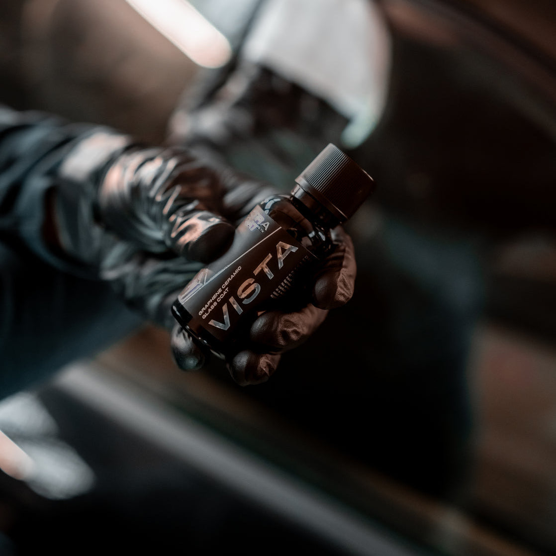 ULTRACOAT Vista bottle during glass coating application